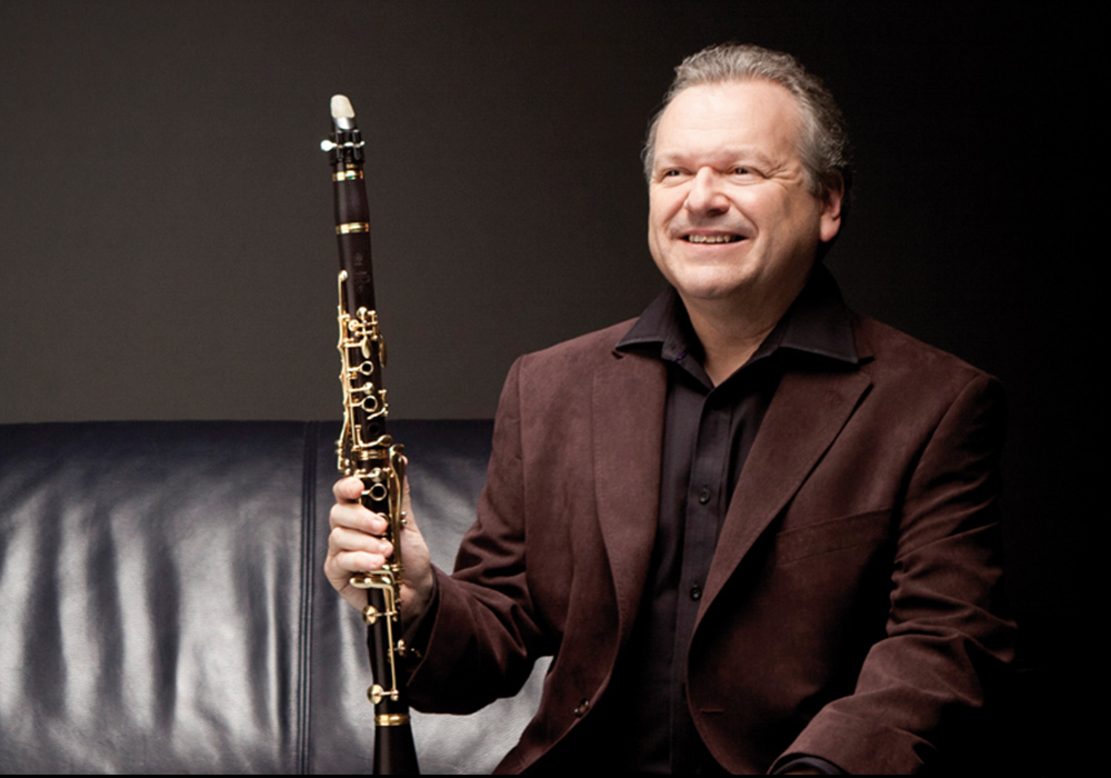 Michael Collins ARTISTIC DIRECTOR IN RESIDENCE 2022-2024